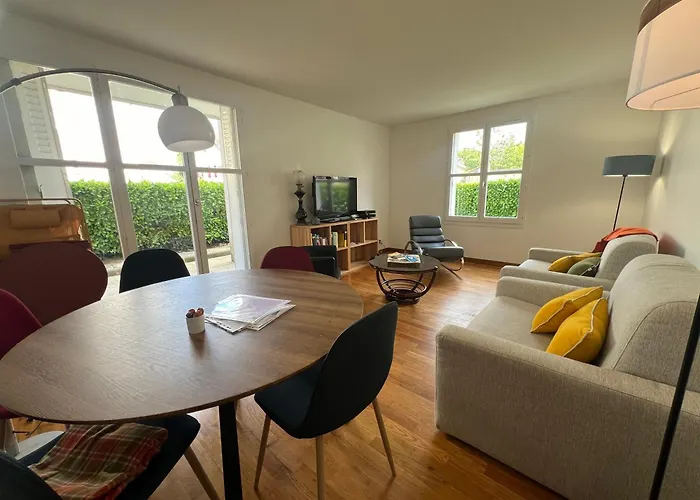 Appartement Standing Avec Jardin, 4 Personnes, Strategiquement Situe