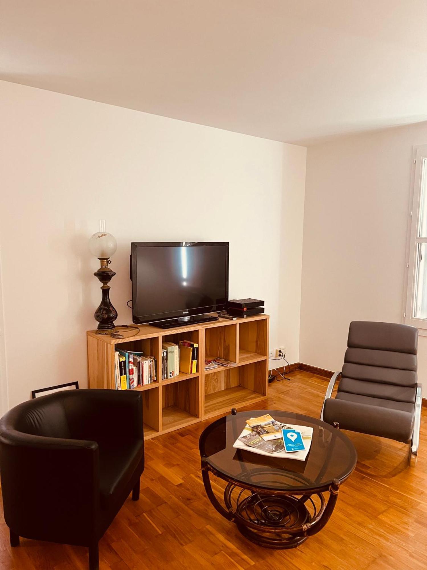 Standing Avec Jardin, 4 Personnes, Strategiquement Situe Apartment