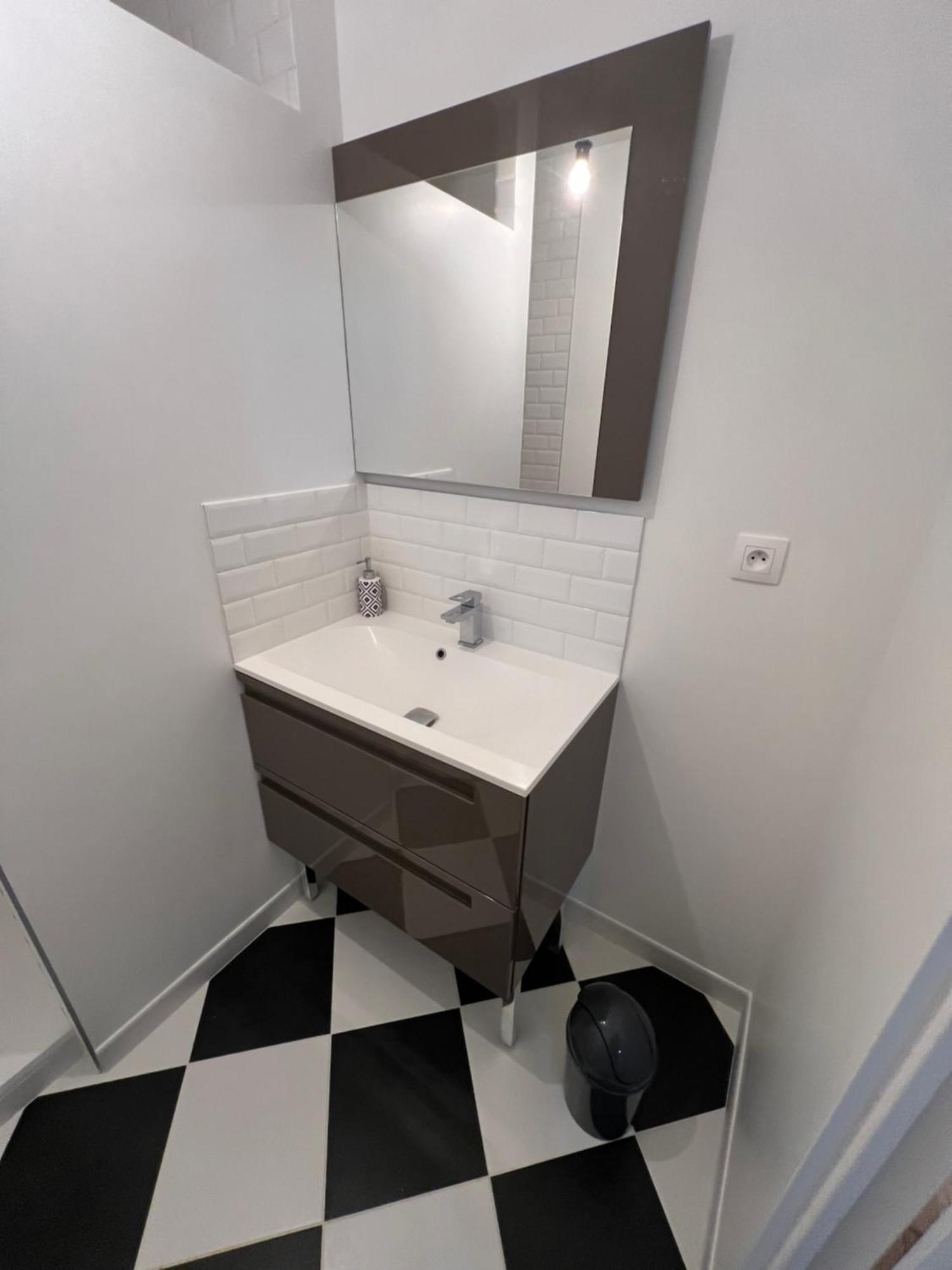 Standing Avec Jardin, 4 Personnes, Strategiquement Situe Apartment Mantes-la-Jolie